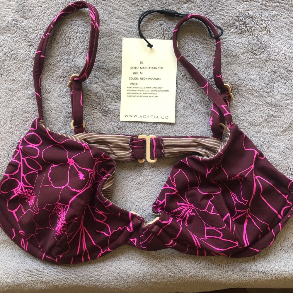 BNWT Acacia Manhattan top in Neon Paradise